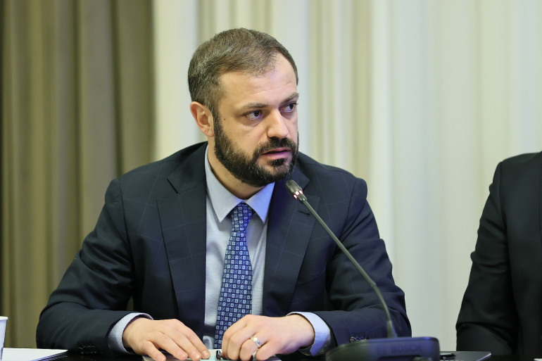 ՍԱ ՌԱԶՄԱՎԱՐԱԿԱՆ, ՊԵՏԱԿԱՆ ԶԻՋՈՒՄ Է՝ ԱՆՇՐՋԵԼԻ ՀԵՏԵՎԱՆՔՈՎ․ ՔԱՂԱՔԱԳԵՏԸ՝ ՄԻՆՍԿԻ ԽՄԲԻ ԼՈՒԾԱՐՄԱՆ ՄԱՍԻՆ